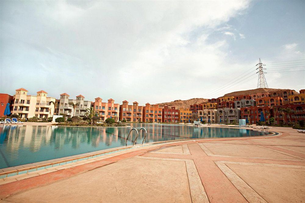 Porto Sokhna Pyramids Apartments Powered By Amer-Group Family Only Ain Sukhna Exterior photo
